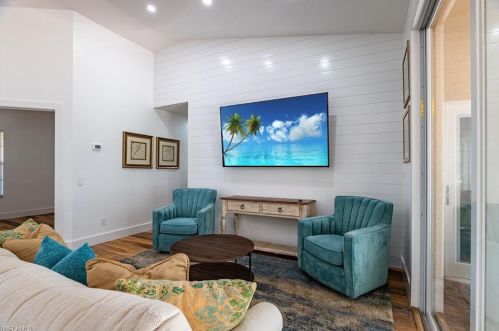 113 Saint James Way, Naples FL  34104-6712 exterior