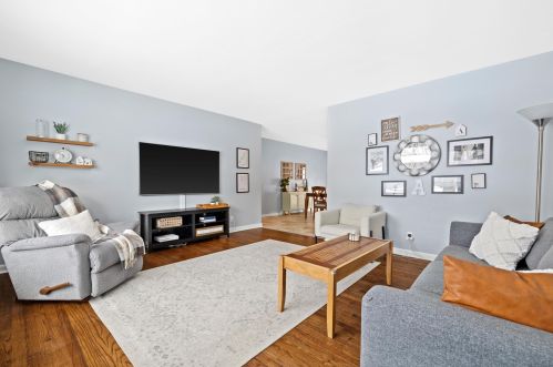 6006 Oakwood Ln, Greendale WI  53129-2527 exterior
