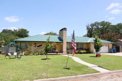104 Thunderbird Dr, Athens, TX 75751-3526