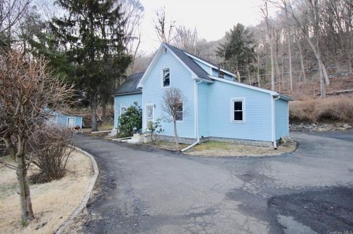 369 Route 17, Tuxedo Park NY  10987-4306 exterior