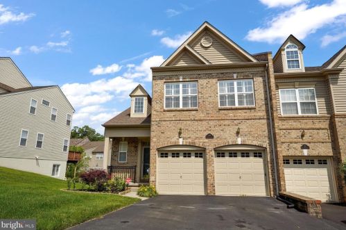 3135 Mclaughlin Ct, Boothwyn, PA 19060-6861
