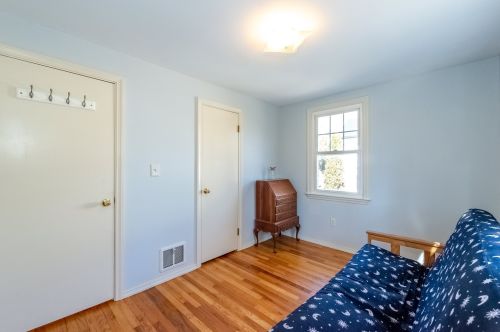 26 Elmview Cir, Dover NH 03820-4110 exterior