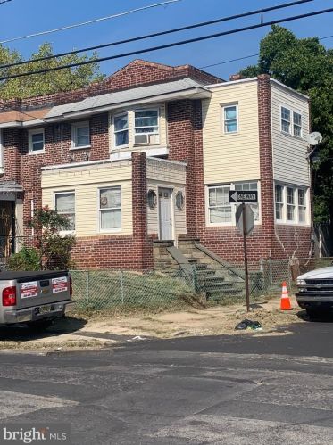 120 27th St, Camden, NJ 08105-1136