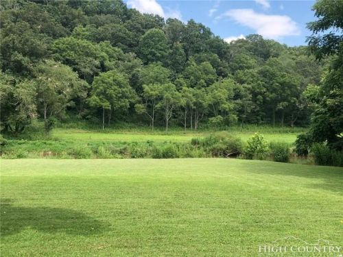 5 Willie Brown Rd, Crumpler, NC 28617