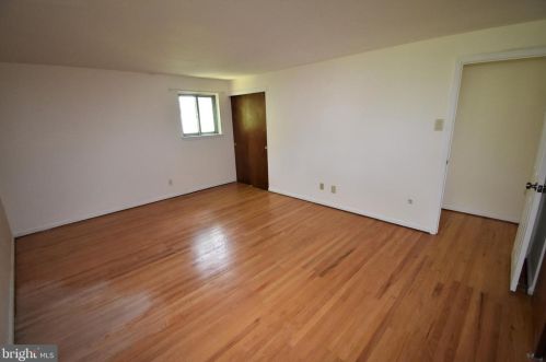 13 Saxony Dr, Riverton NJ  08077-4389 exterior