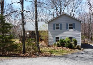1249 Scotrun Dr, Scotrun, PA 18355-7799
