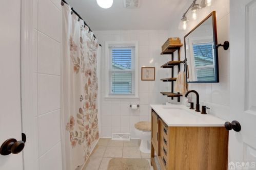 10 Kensington Ave, Old Bridge NJ  08857-1109 exterior