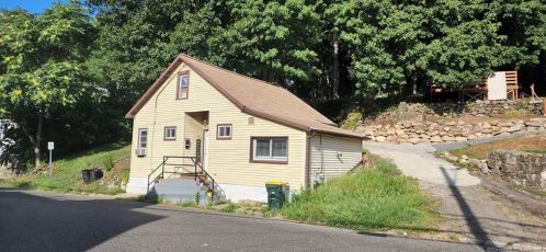 149 Jewett St, Ansonia, CT 06401-2459