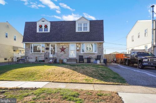 1364 Langley St, Boothwyn, PA 19061-5324