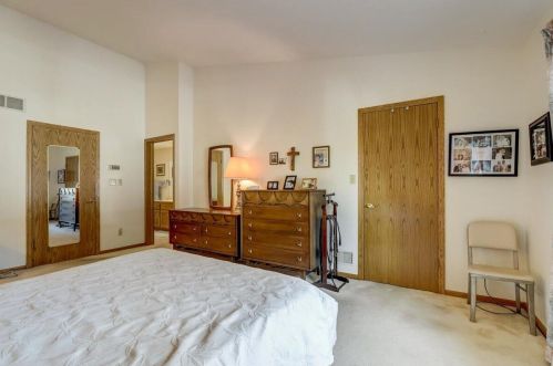 5361 Cambridge Ln, Milwaukee WI 53221-3200 exterior