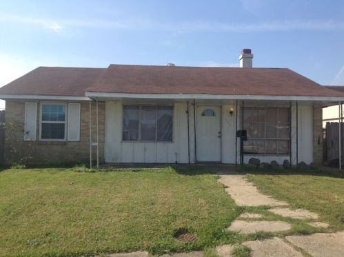 153 Elaine Dr, Westwego, LA 70094-2905