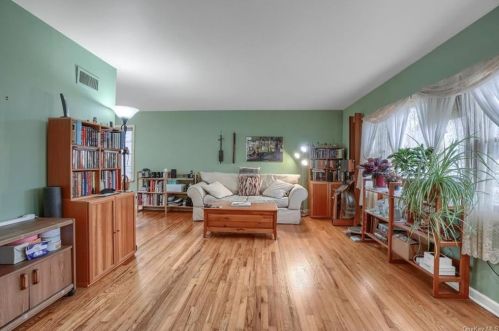 41 Claudia Ln, Poughkeepsie, NY 12603-5668