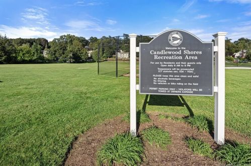 39 Clearview Dr, Brookfield Center CT  06804-1407 exterior