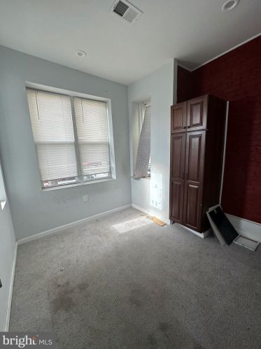 2701 Capitol St, Washington DC 20002-1017 exterior