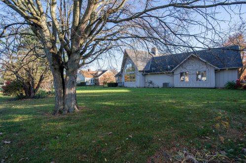 1224 Countryside Dr, Washington Ch OH  43160-1804 exterior