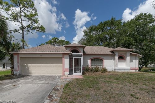 413 5th Ave, Lehigh Acres, FL 33972-3924