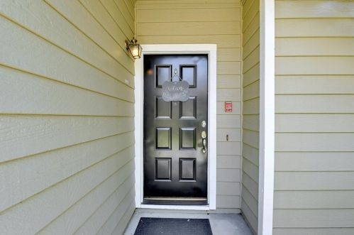 992 Lake Isabella Way, San Jose, CA 95123-2447