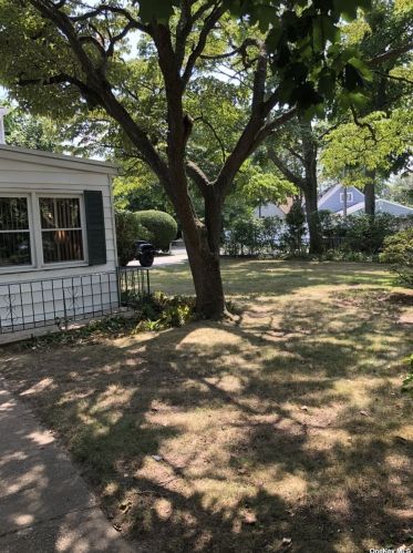 703 Herzel Blvd, Babylon, NY 11704-4213