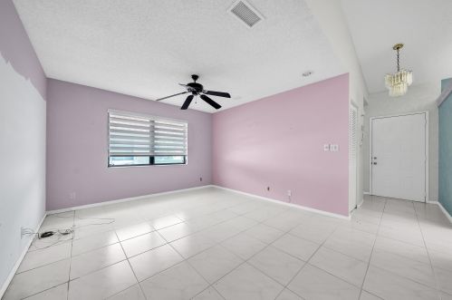 6376 Kings Gate Cir, Delray Beach FL  33484-2429 exterior