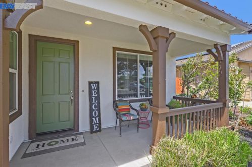 66 Sunchase Ct, Oakley CA  94561-4425 exterior