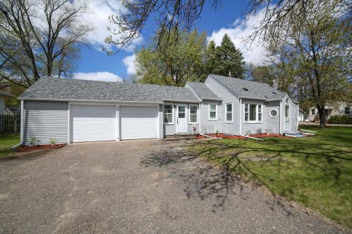 8830 Highway Dr, Lino Lakes, MN 55014-3907