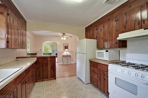 696 Jackson Valley Rd, Oxford, NJ 07863-3314
