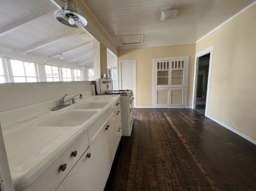 107 14th St, Del Monte Park CA  93950-2710 exterior