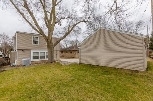 2551 95, Milwaukee WI 53227-2339 exterior