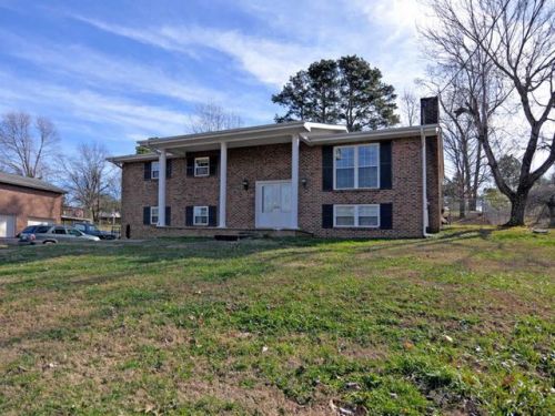 537 Tennessee Cir, Seymour, TN 37865-5719