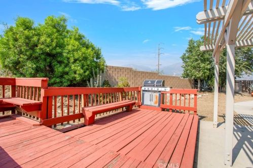 5334 Lilac St, San Bernardino CA  92407-2467 exterior