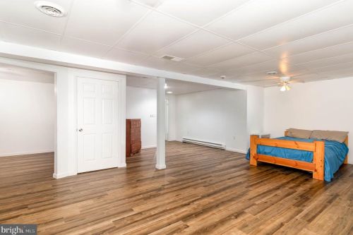 11 Thrush Dr, Carlisle PA  17015-7653 exterior