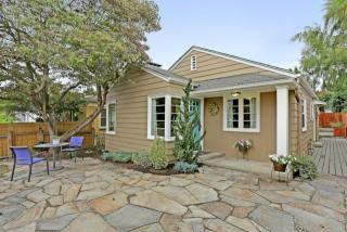 8014 20 Ave, Seattle WA  98115-4406 exterior