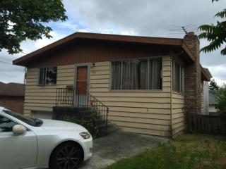 2567 Graham St, Seattle, WA 98108-3125