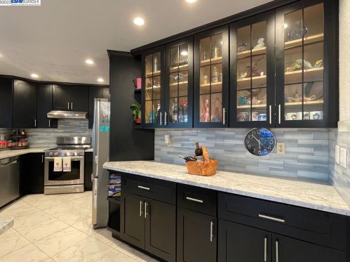 74 Ravenswood Ct, Oakley CA  94561-3062 exterior