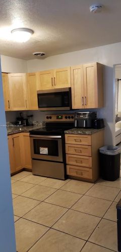 6801 21st St, Hollywood FL  33023-2711 exterior