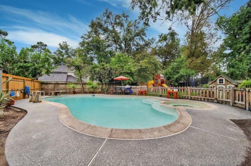 5418 Upper Lake Dr, Humble, TX 77346-1907