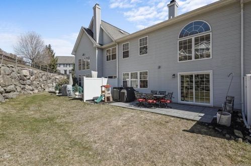 179 Woodlands Dr, Tuxedo Park NY  10987-4803 exterior