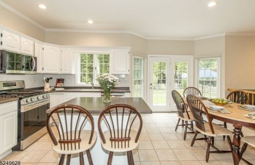 11 Autumn Dr, Scotch Plains NJ  07076-2431 exterior