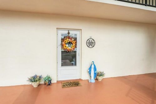 103 Lake Dora Dr, West Palm Beach, FL 33411-2378