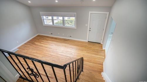 17 16th St, Deer Park NY  11729-4005 exterior
