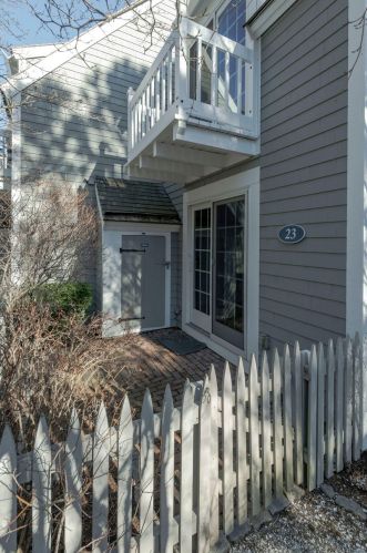 23 Flying Cloud Cir, Mashpee MA 02649-4708 exterior