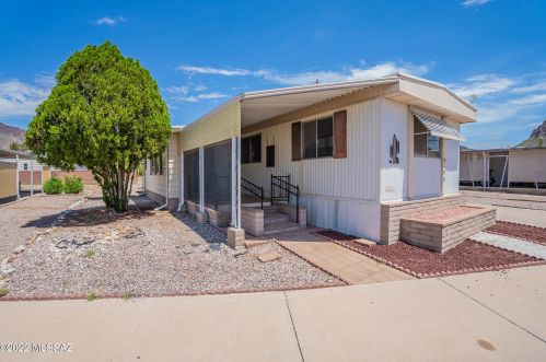 5456 Box R St, Tucson, AZ 85713-6326