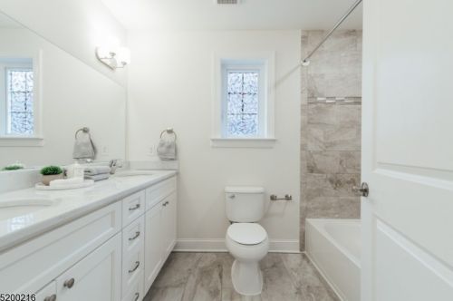 38 Walnut St, Little Falls NJ  07424-1402 exterior