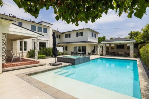 900 Claiborne Dr, Long Beach, CA 90807-2432