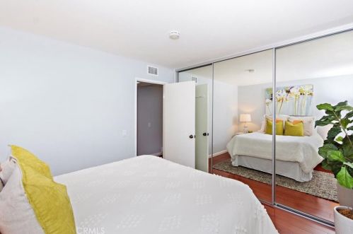 74 Woodleaf, Irvine CA  92614-7081 exterior