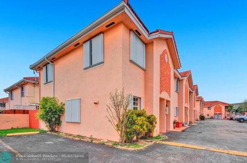 2351 74th St, Hialeah, FL 33016-6874