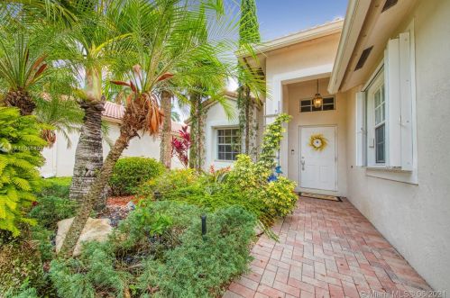 17086 10th St, Hollywood, FL 33028-2106