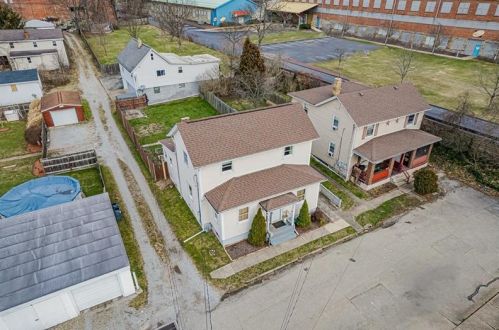201 Mapleton Ave, Jeannette, PA 15644-2001