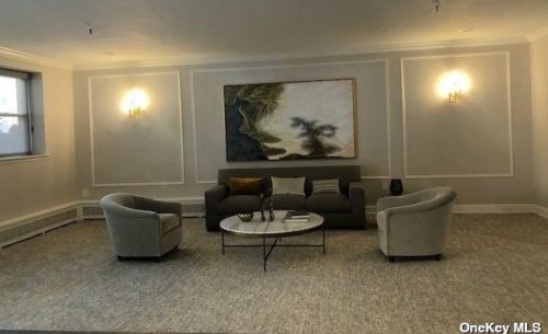 10 Ipswich Ave, Great Neck NY  11021-3207 exterior