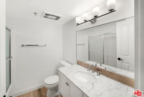 4501 Cedros Ave, Van Nuys CA  91403-2801 exterior